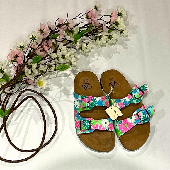 bobbie brooks flip flops